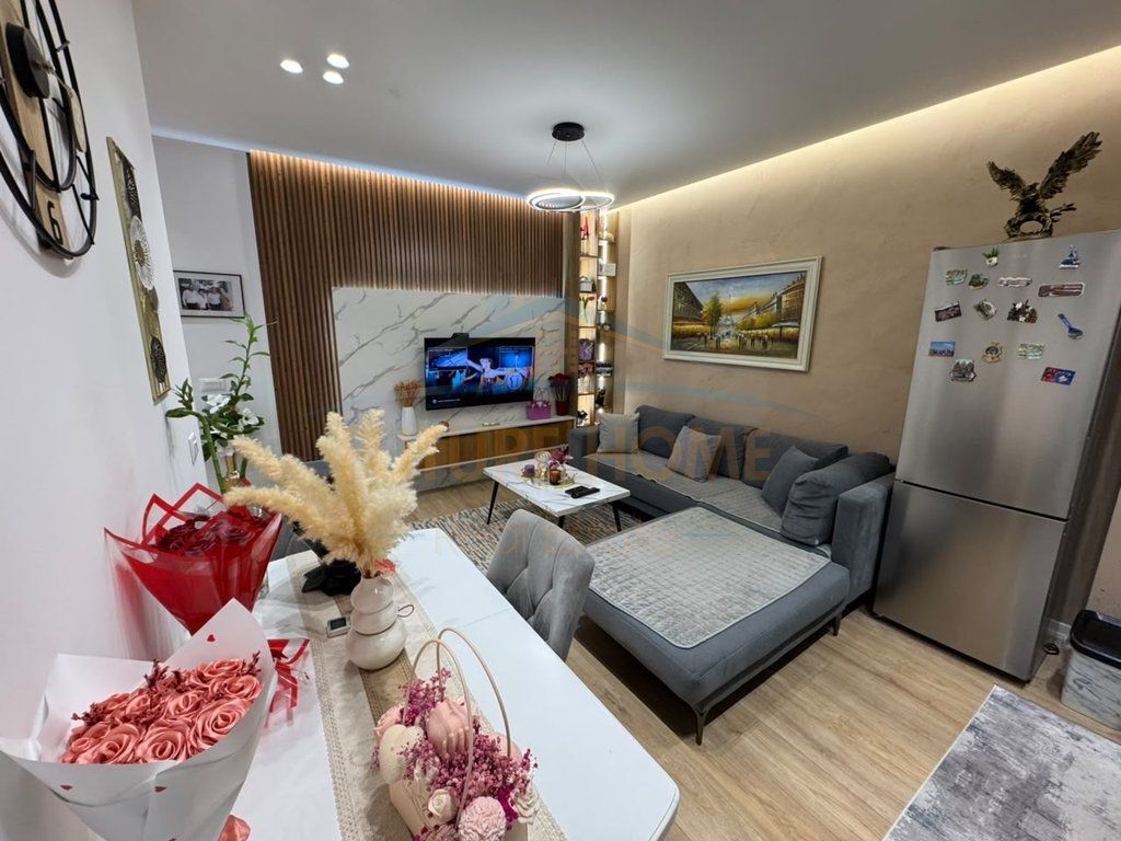 Shitet, Apartament 2+1 Kompleksi Fratari Unaza e Re