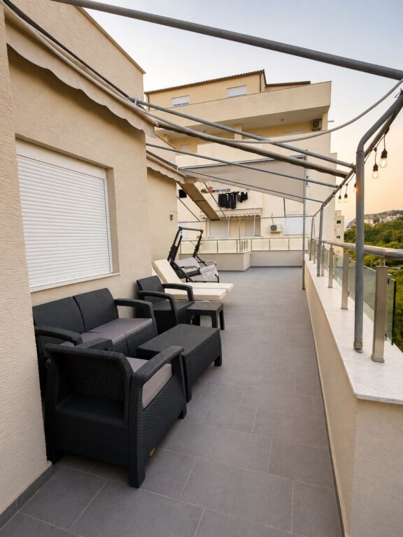 PENTHOUSE ROCCIA DI KAVAJA VISTA MARE E MONTAGNA