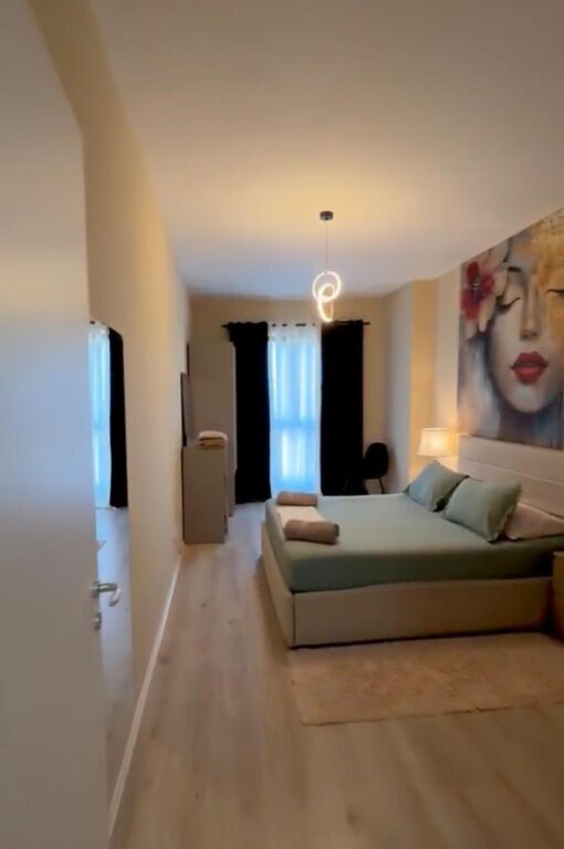 Jepet apartament 1+1+Post Parkimi me qira tek Pazari i Ri   