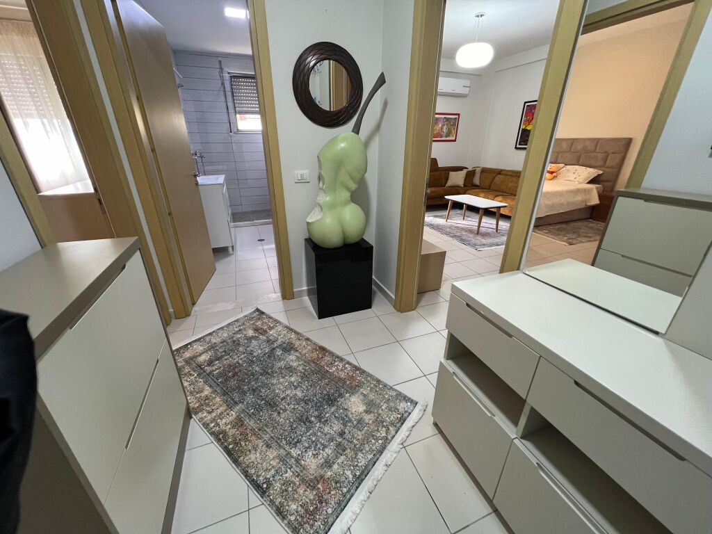 JEPET ME QIRA APARTAMENT 1+1 – LIQENI I THATË