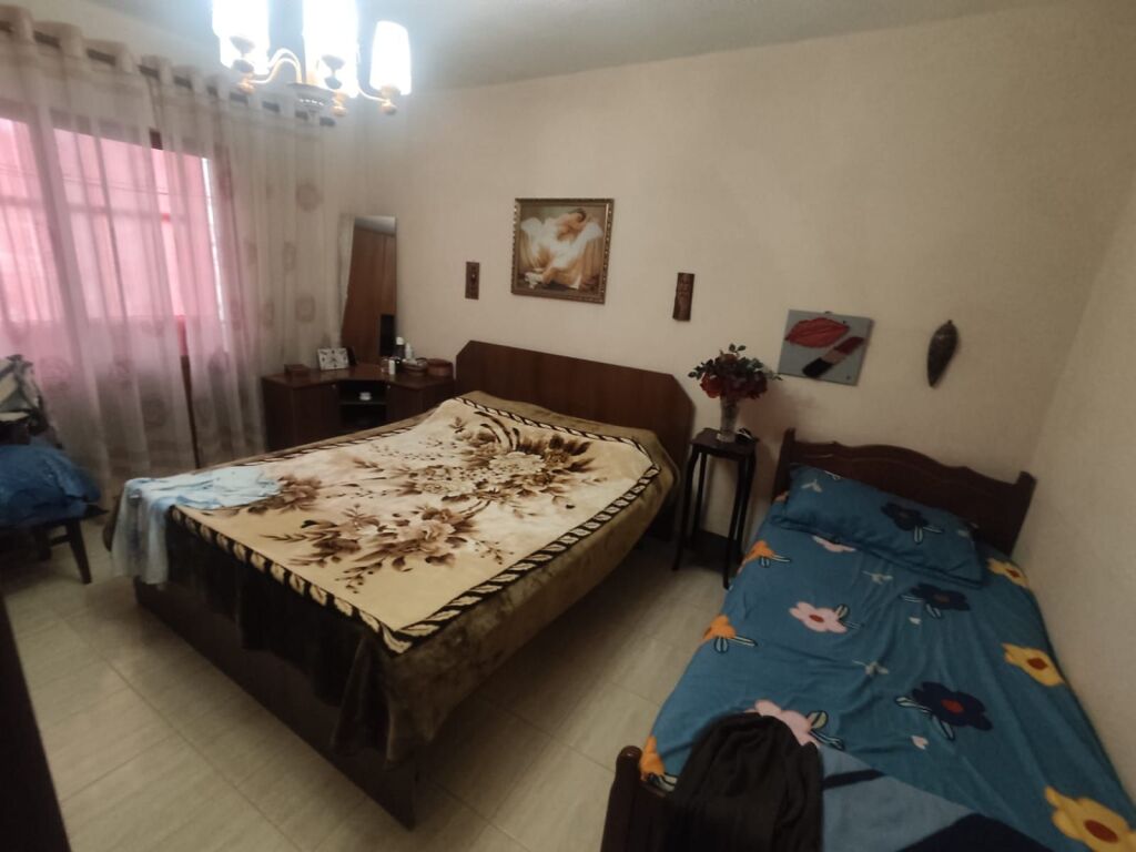 Shitet apartament 1+1 ne Rrugen e Dibres prane Shkolles se Bashkuar ID 5700