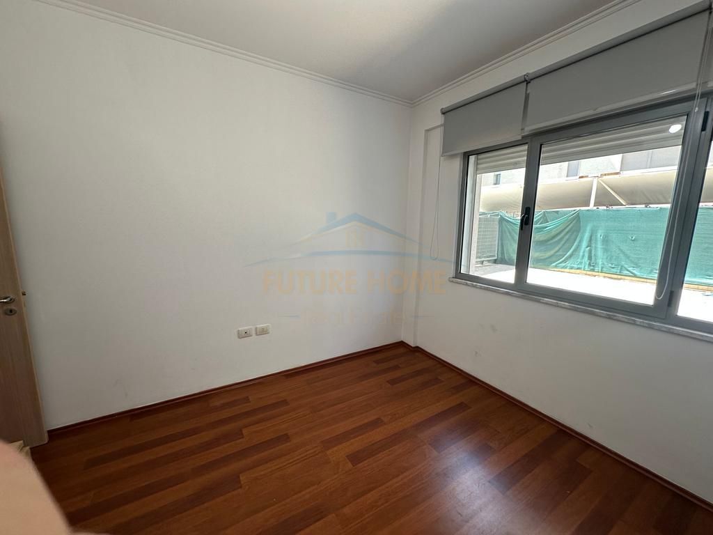 Jepet me qera Apartament 3+1+2, 5 Maji