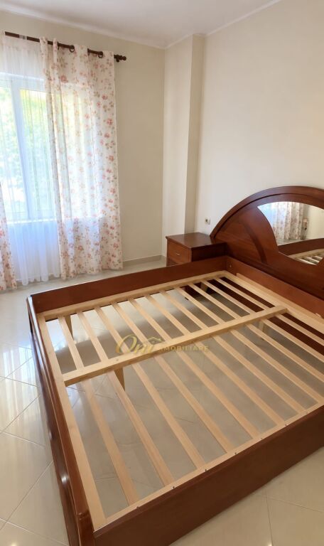 YZBERISHT APARTAMENT PER QERA 2+1
