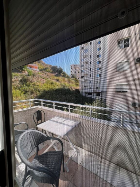 JEPET ME QERA APARTAMENT 2+1 PRANE OLIVIA HILL, GOLEM