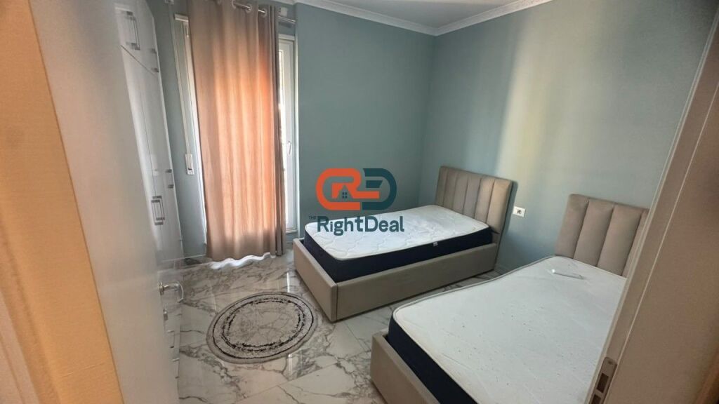Perballe QSUT, Jepet Me Qira, Super Apartament 2+1, Totalisht I Investuar !!