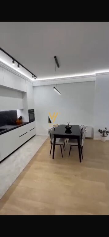 JEPET APARTAMENT 3+1+BLK ME QIRA TE RRUGA E KOSOVAREVE 2.300 EURO