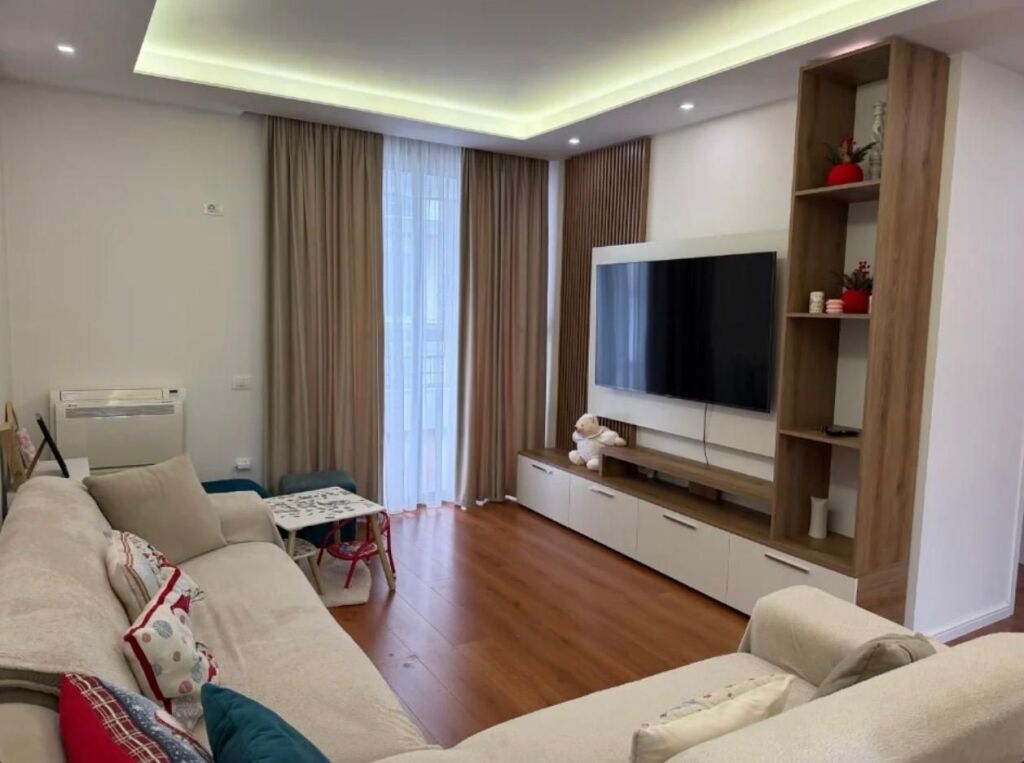 Apartament 2+1, Liqeni i Thate!