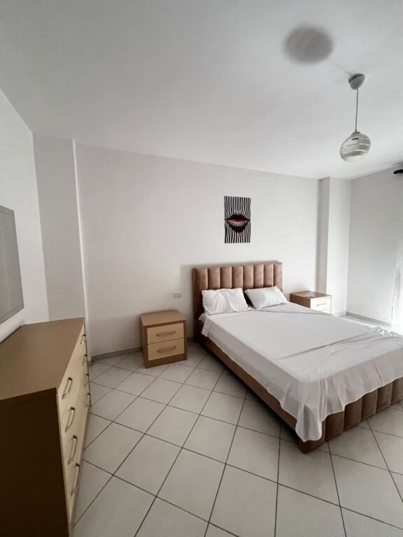JEPET ME QERA APARTAMENT 2+1 PRANE OLIVIA HILL, GOLEM