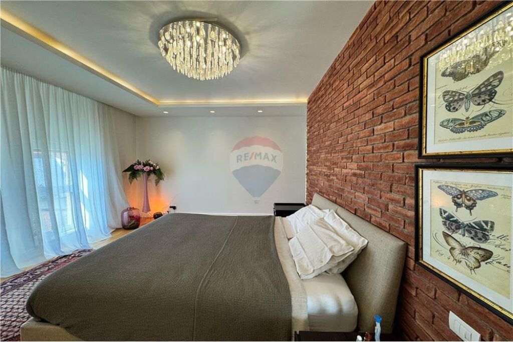 Vilë - Për Shitje - Colombo 2, Tiranë Çmim i Fiksuar 1,300,000 €