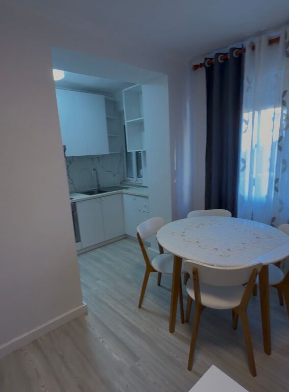 Apartament Per Shitje - Shkolla e Bashkuar