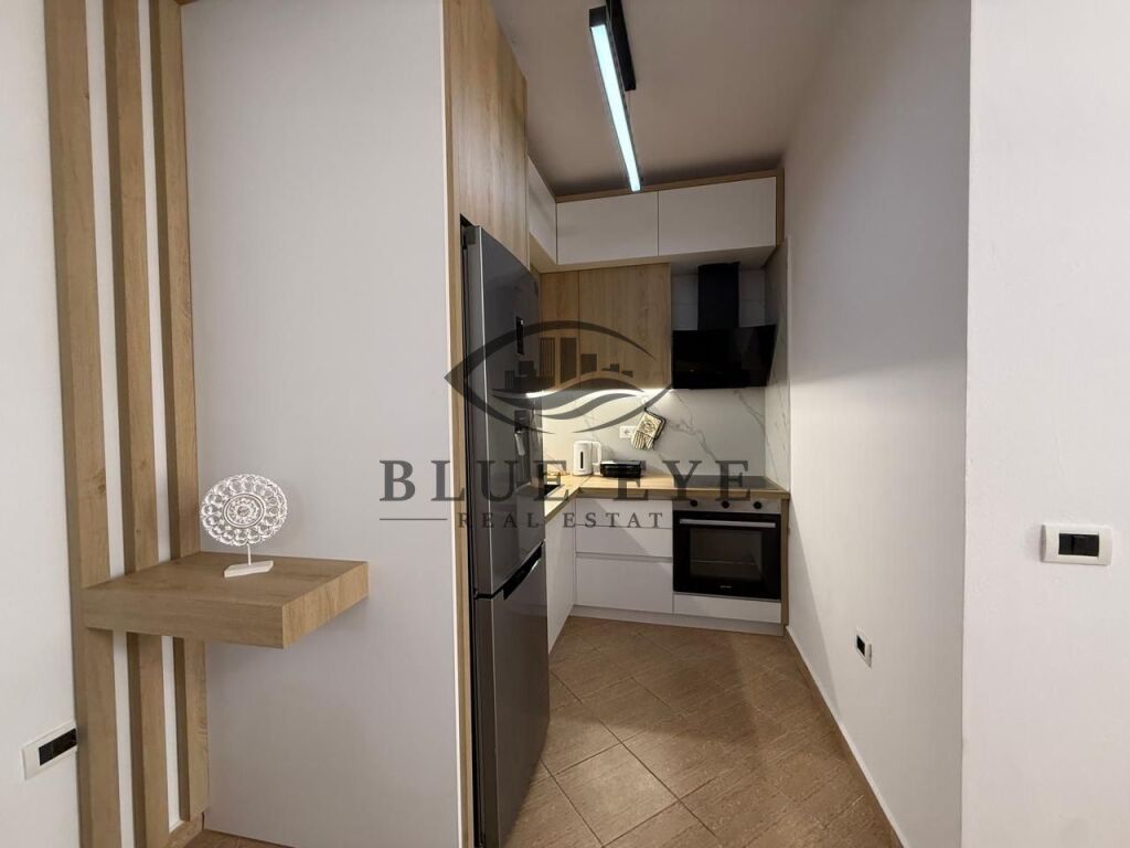Jepet me qira apartament 2+1+1 pranë Tregut Veror, Plazh – Durrës!