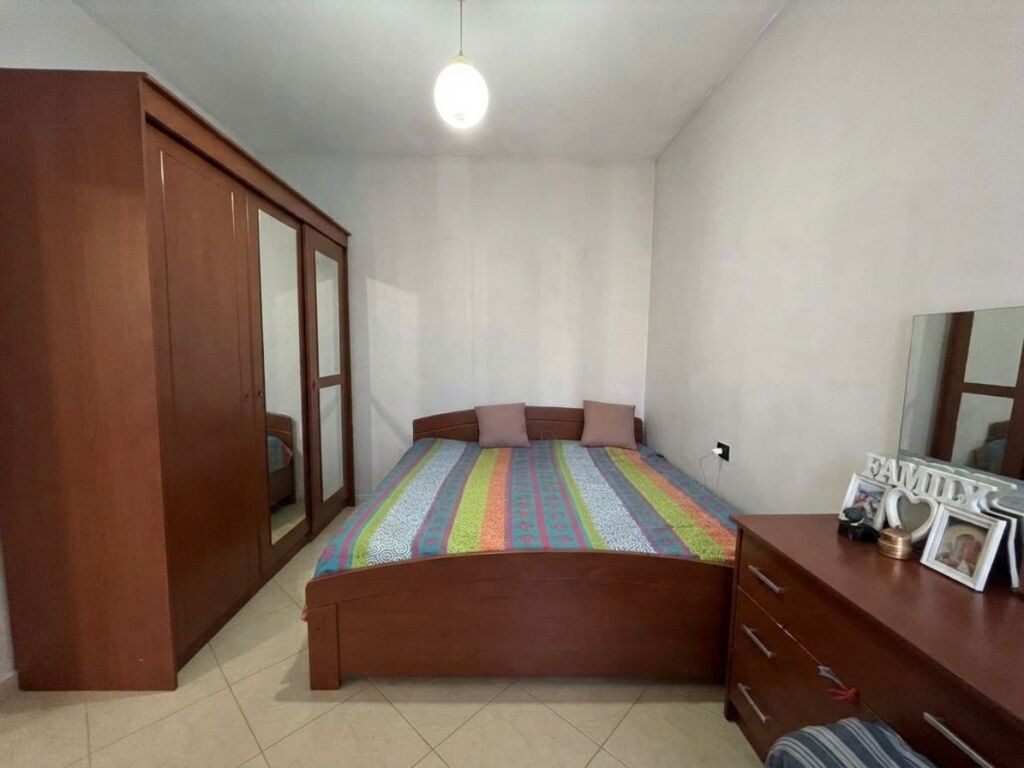 Shitet, Apartament 1+1, Yzberisht, Tiranë