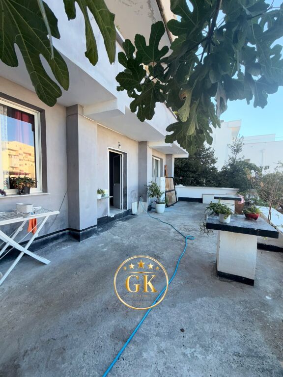 RENT 2+1 FIRST FLOOR PRIVATE HOUSE 2 FLOORS BEHIND THE PREFECTURE DURRES