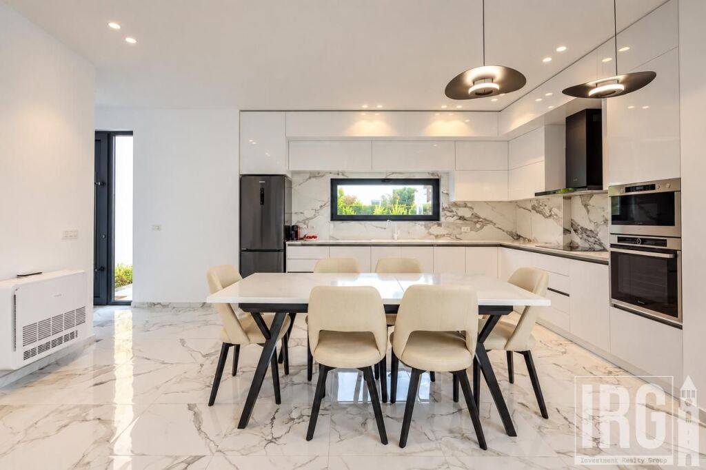 Villa su 2 piani in vendita al San Pietro Resort – Vicino all'Hotel Melia
