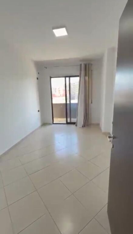 Qera | Ambjent Biznesi | Astir | 700 €/muaj