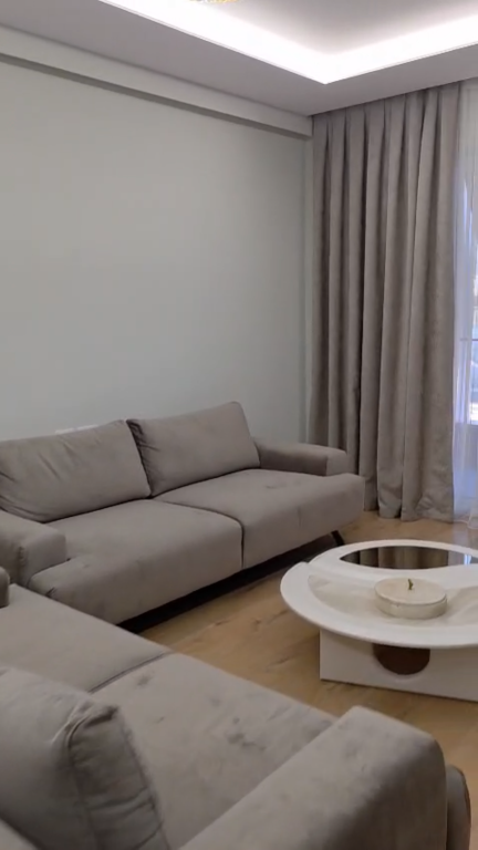 Apartament 2+1, Bulevardi i Ri!
