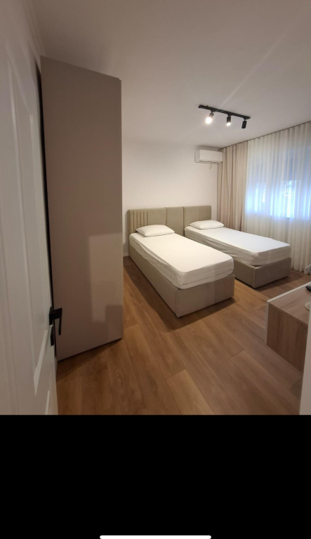 Apartament 1+1 me qera tek Ish Restorant Durrsi