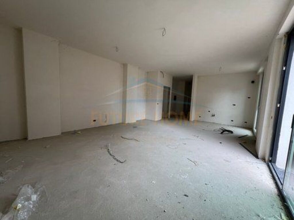 Shitet, Apartament 2+1+2+2 Poste Parkimi, Tulipan Residence, Tiranë PRO60460