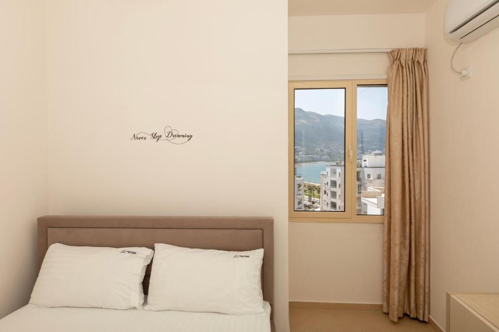 In affitto, appartamento 3+1, con vista panoramica nella città di Vlora.