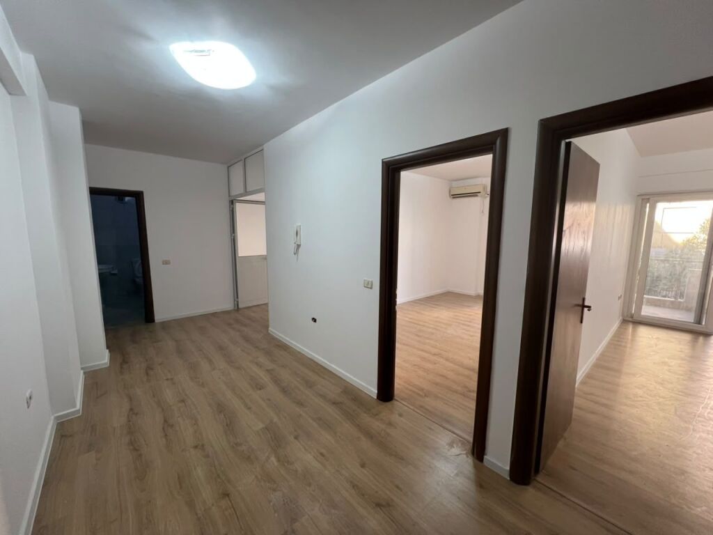 Shitet, Apartament 2+1+2, Nenkalimi i Kodres se Diellit, Tiranë.  Empire74854
