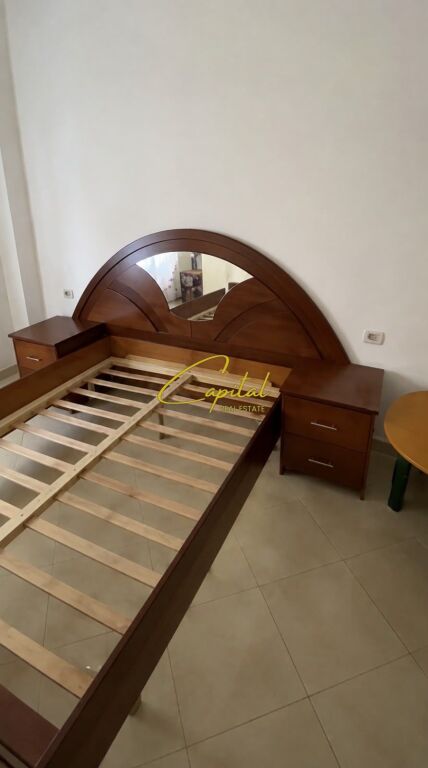 APARTAMENT ME QIRA 2+1 YZBERISHT 40.000 LEKE