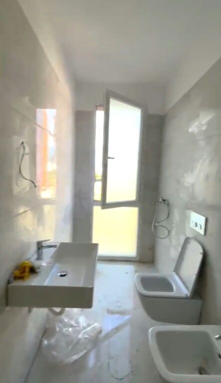 Ne zonen e Rruges Jordan Misja jepet me qera apartament 2+1+2, bosh 65,000Leke