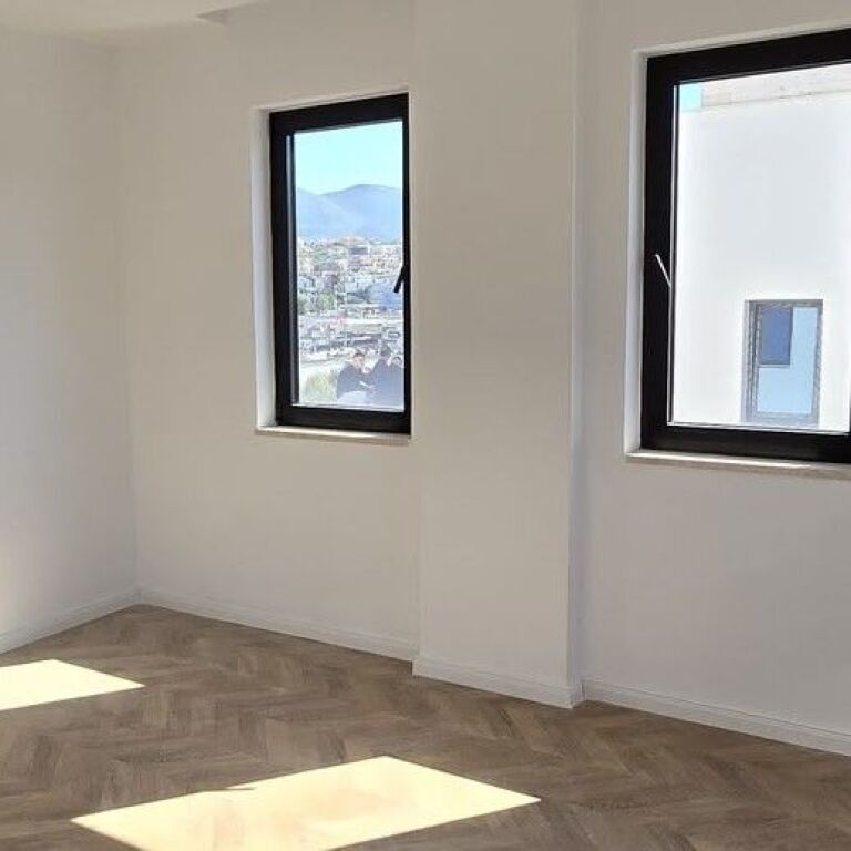 🏡✨ SHITET VILË 3-KATËSHE ME TARRACË | MJULL-BATHORE, TEG