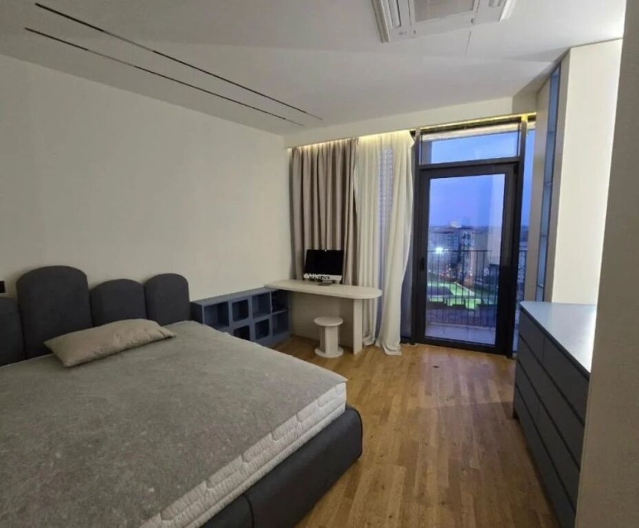 APARTAMENT ME QERA 2+1 RRUGA E KOSOVAREVE 1.800 EURO  FH-95454