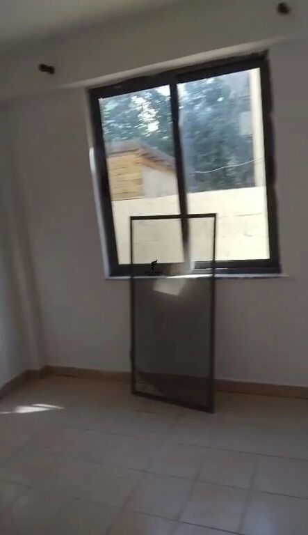 APARTAMENT ME QERA 2+1 RRUGA E DIBRES 50.000 LEKE FH-95277