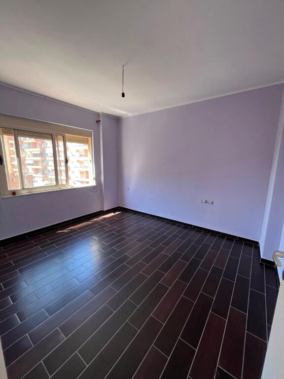 Shitje apartamenti