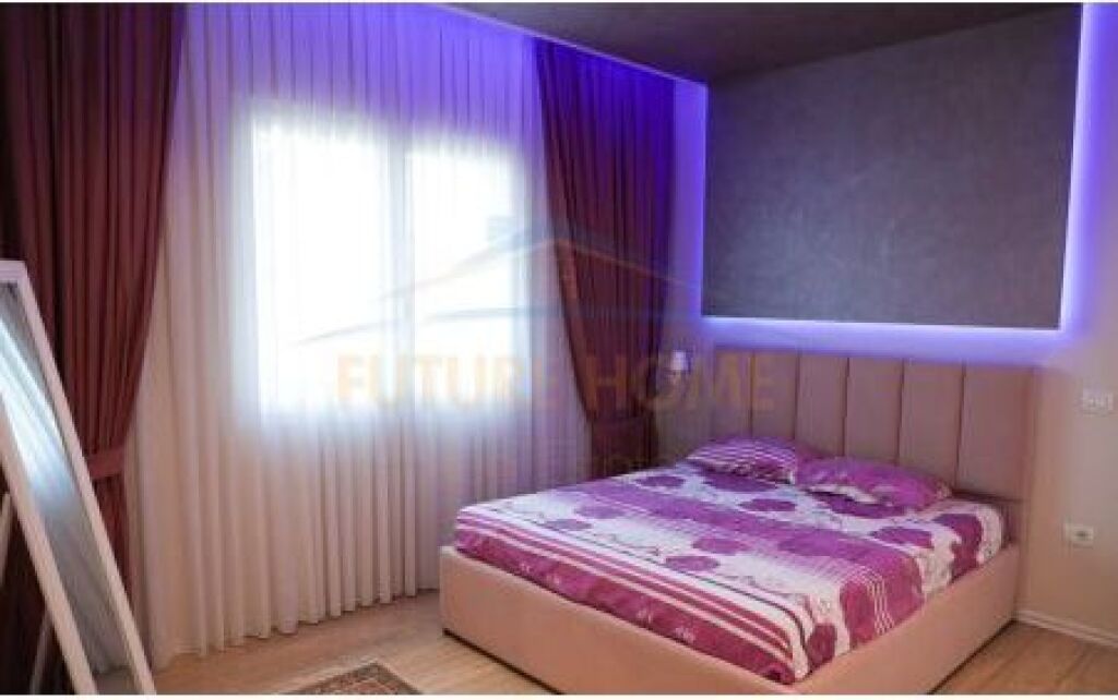 Shitet, Vilë, Kamëz PRO33883