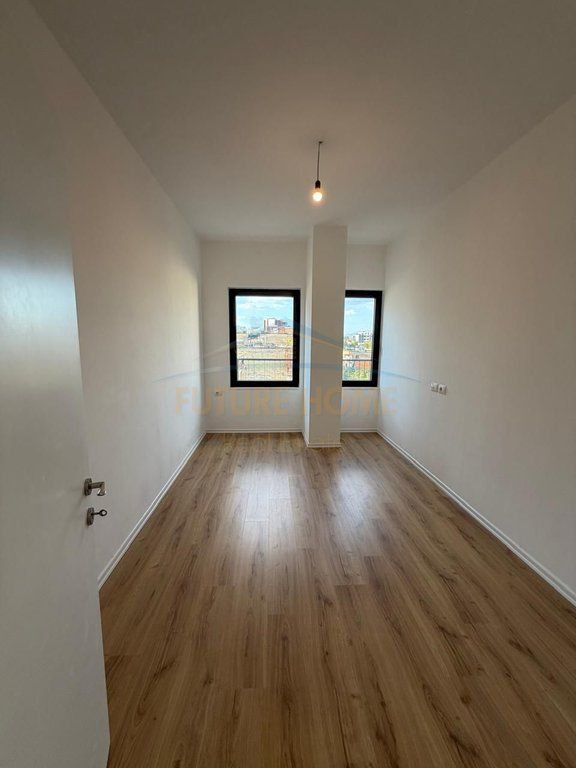 In vendita, Appartamento 2+1+2+Veranda, Via Barrikadave, Tirana.