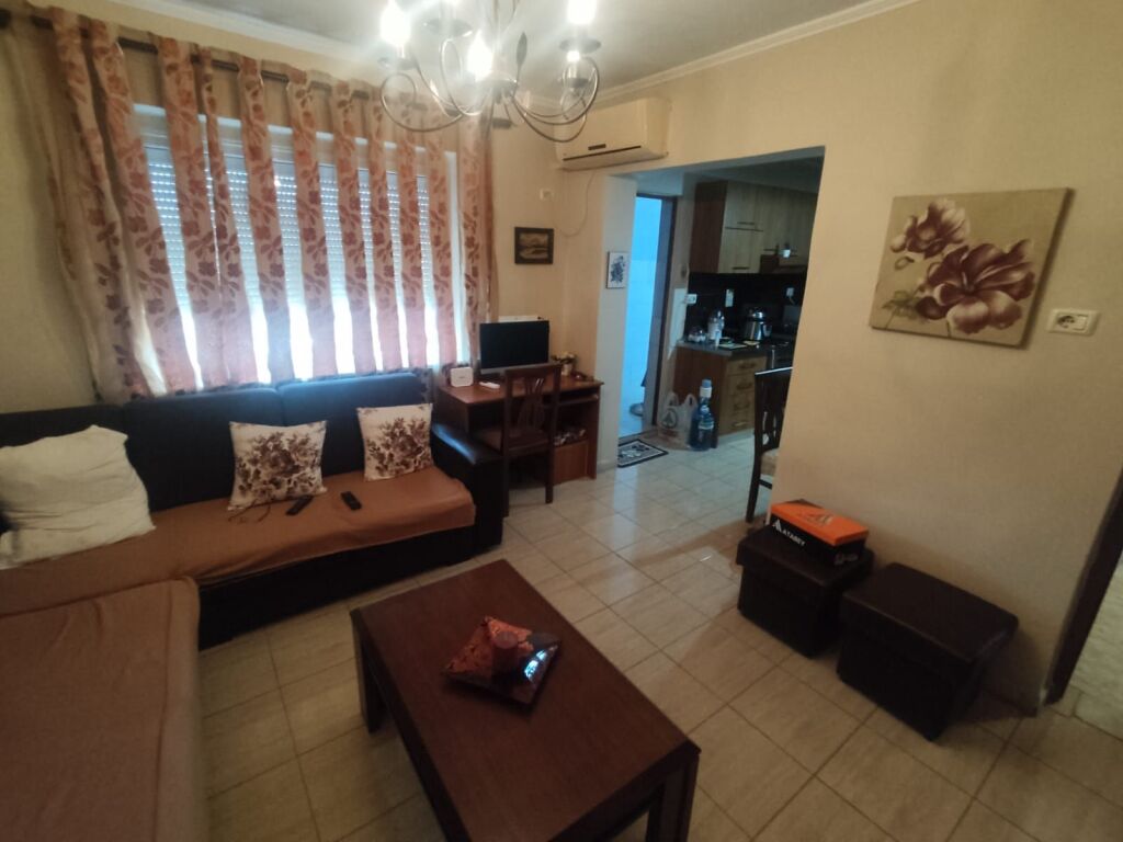Shitet apartament 1+1 ne Rrugen e Dibres prane Shkolles se Bashkuar ID 5700