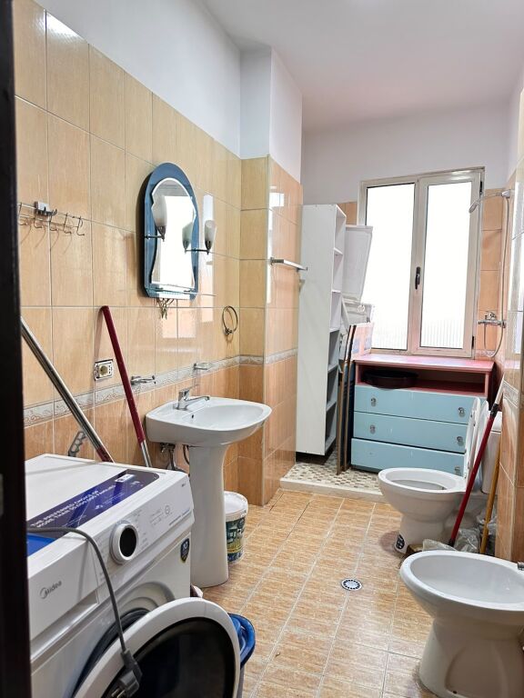 Jepet me qira apartament 2+1+2