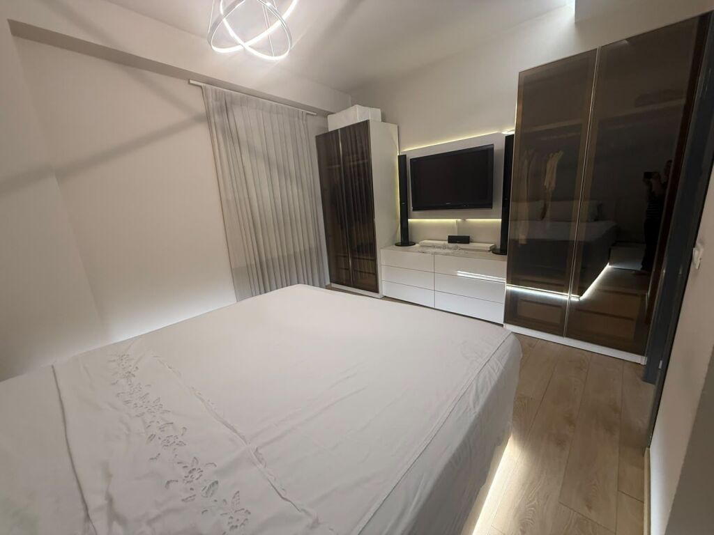 Appartamento 2+1+2 in vendita a Komuna e Parisit, vicino al Complesso Kika   