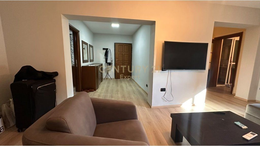 JAPIM ME QIRA APARTAMENT 1+1 TEK RRUGA MINE PEZA expert150600