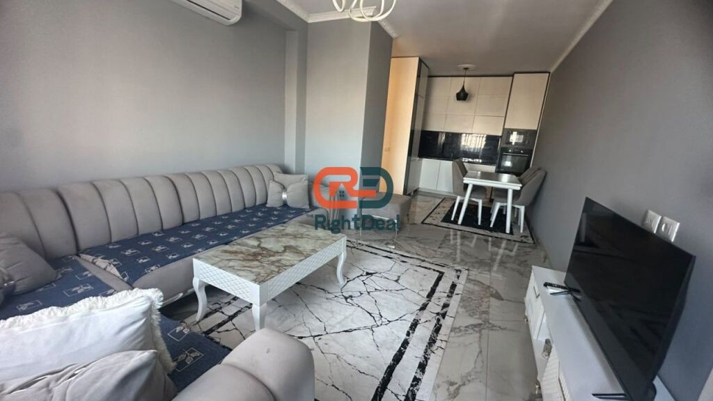 Perballe QSUT, Jepet Me Qira, Super Apartament 2+1, Totalisht I Investuar !!