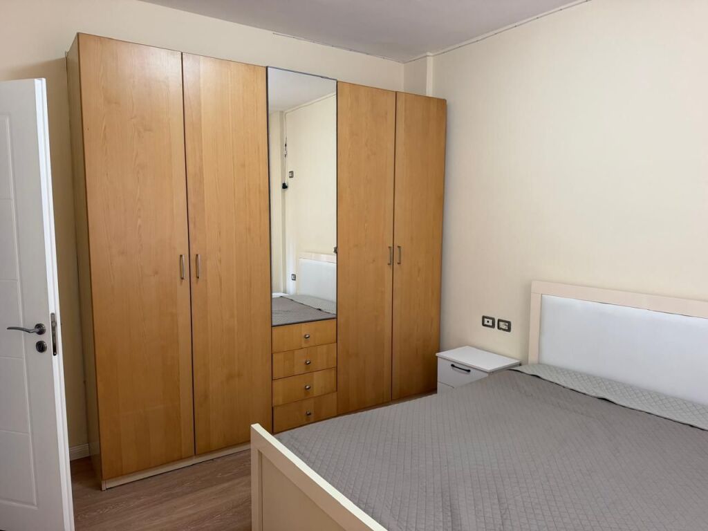 Apartament 2+1 per qera Sauk !