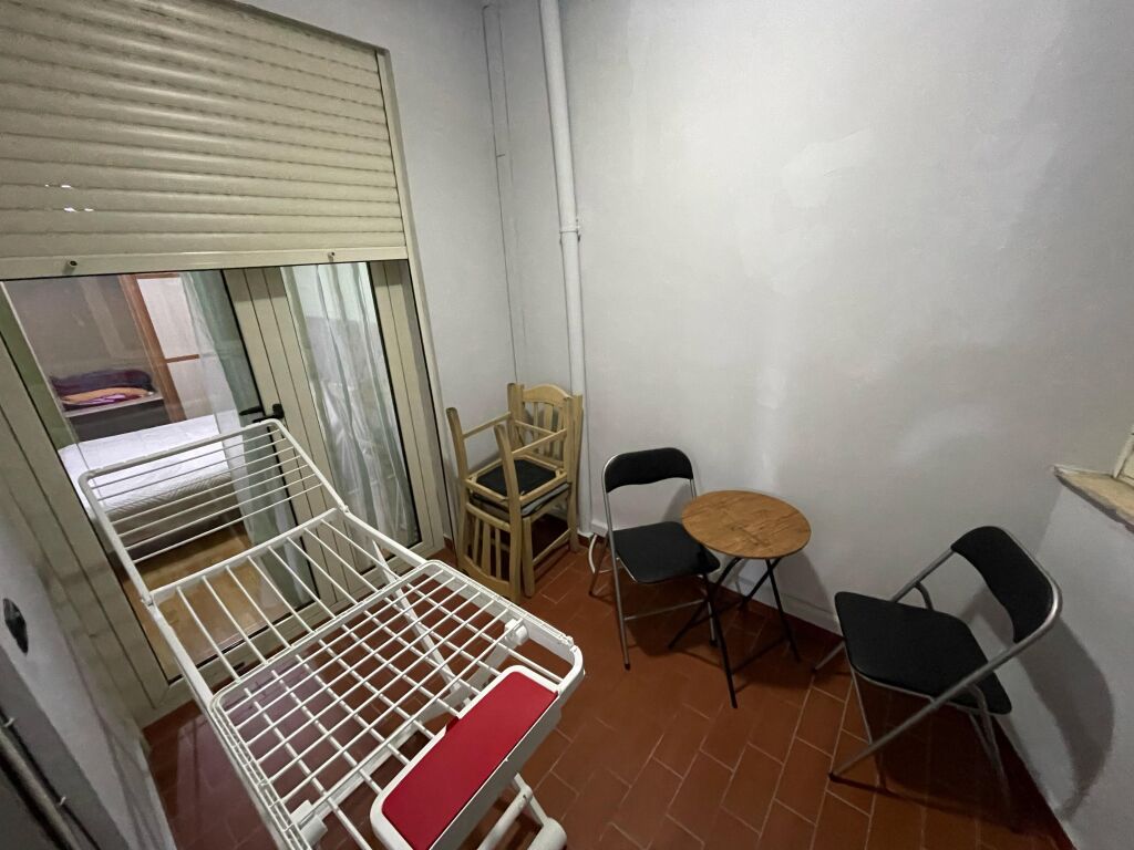 Affittasi appartamento 1+1 in affitto in via Myslym Shyri, presso la Direzione della Polizia! 700 mila lek!