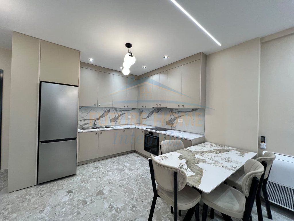 Qera, Apartament 1+1+Post Parkimi, Kompleksi E88, Tiranë.