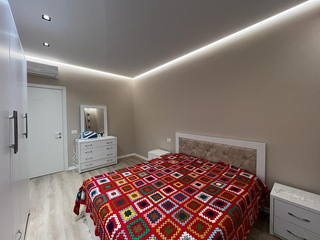 2+1 Me Qera, Grand Gallery, Yzberisht, Mobilim i Mire