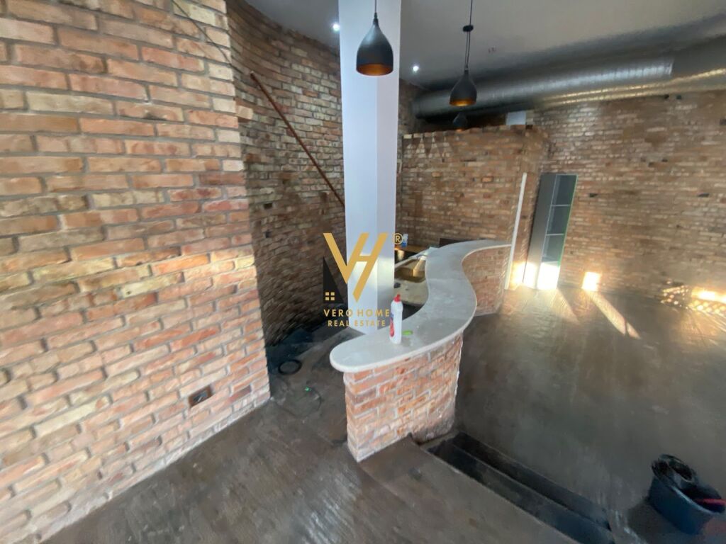 JEPET AMBIENT BIZNESI 100 M2 ME QIRA NE YZBERISHT 40.000 LEKE