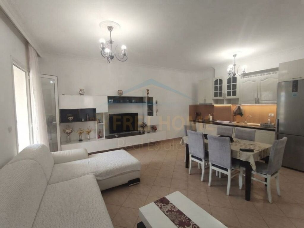Shitet, Apartament 1+1, Unaza e Re, Tiranë