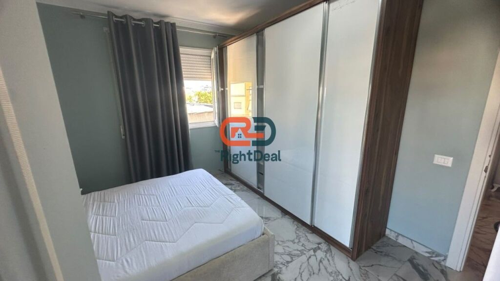Perballe QSUT, Jepet Me Qira, Super Apartament 2+1, Totalisht I Investuar !!