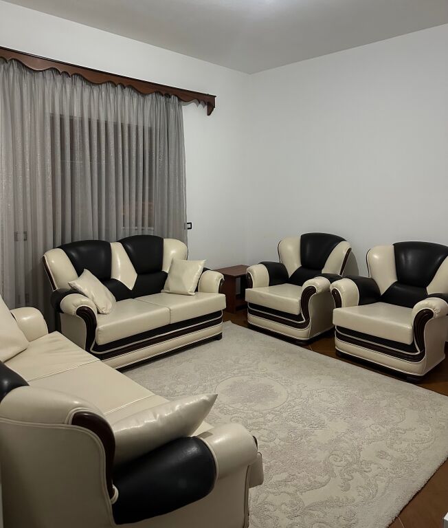 Apartament me qera 1+1