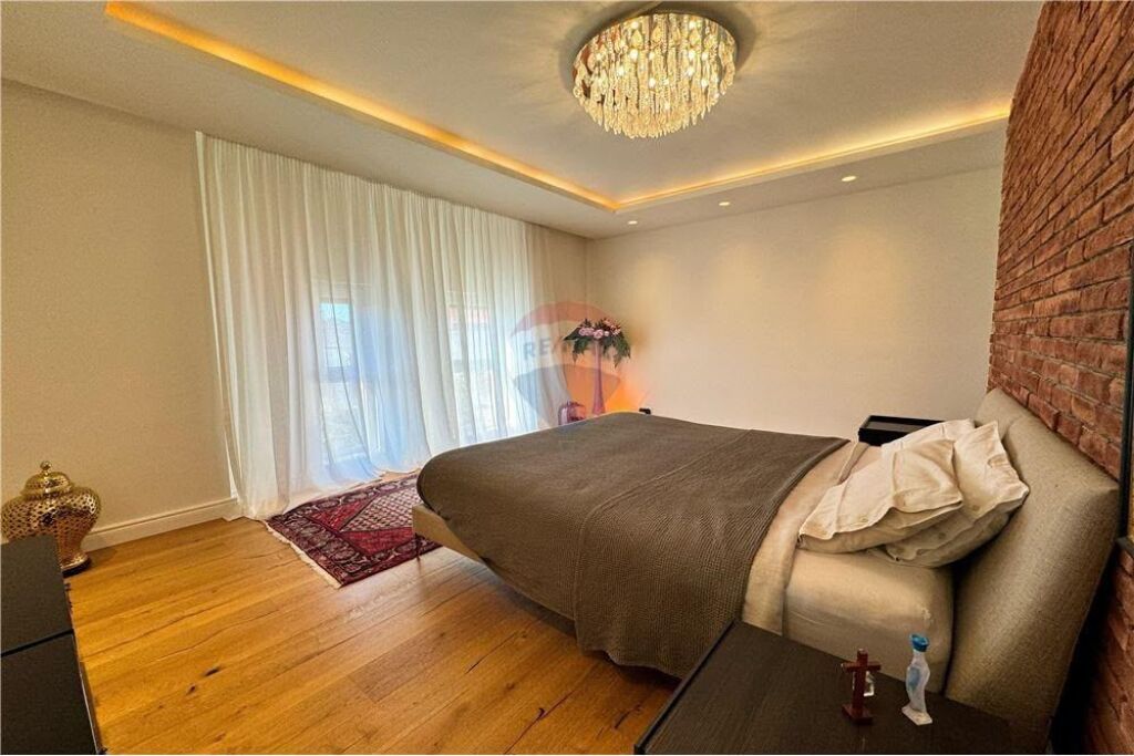 Vilë - Për Shitje - Colombo 2, Tiranë Çmim i Fiksuar 1,300,000 €