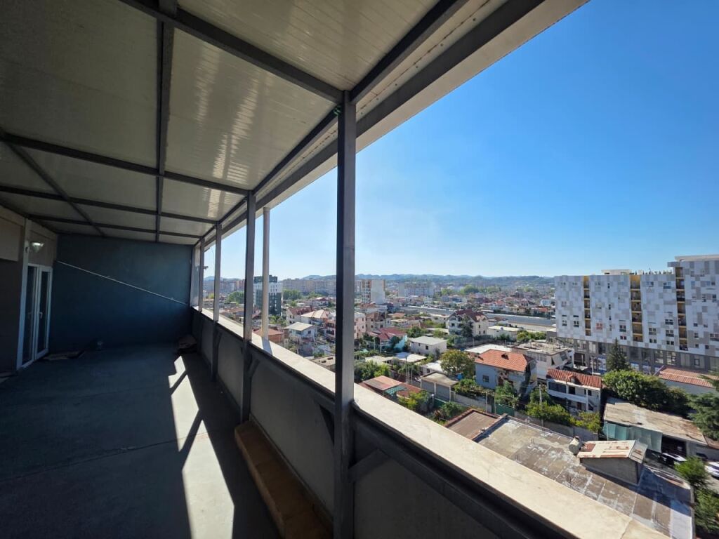 Jepet me Qera Apartament 1+1 + Verandë  📍 Sheshi Shqiponja