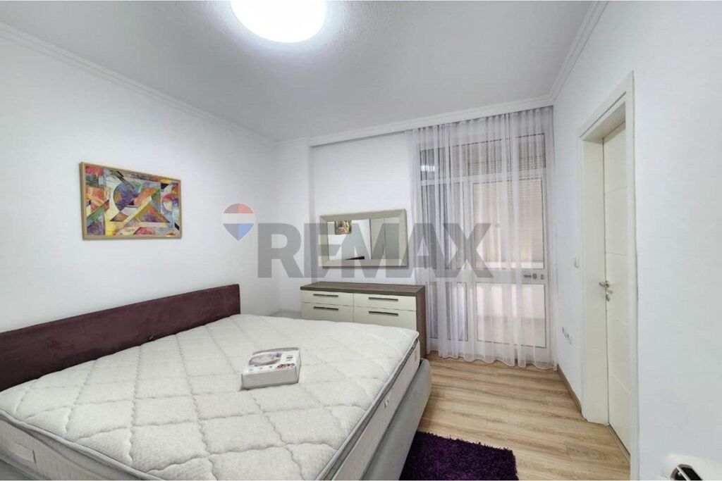 Apartament 3+1 me qira, ne qender