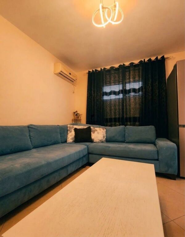 APARTAMENT ME QERA 1+1 RRUGA E ELBASANIT 50.000 LEKE FH-95370