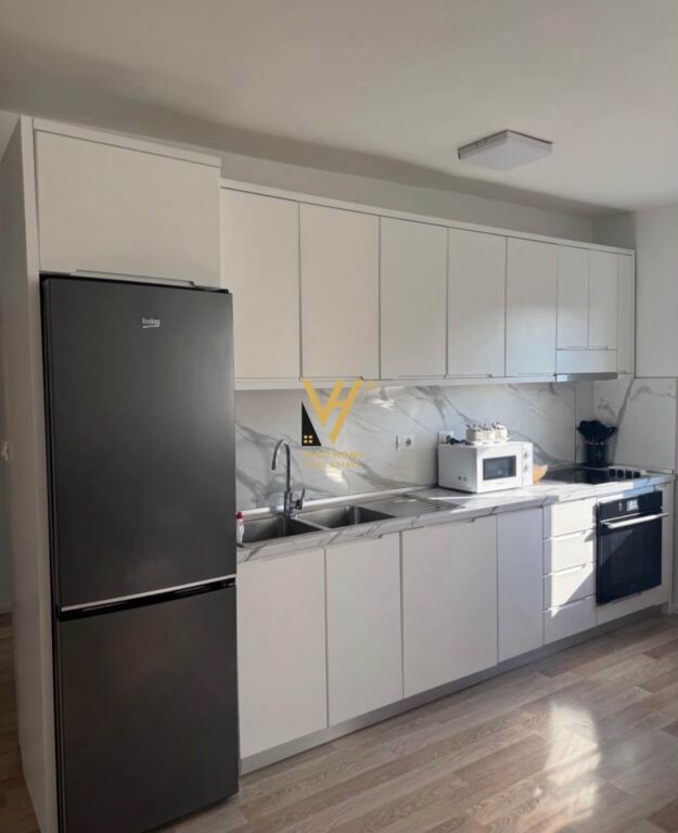 IN VENDITA APPARTAMENTO 1+1+BLK IN VIA BARDHYL 13.500.000 LEKE